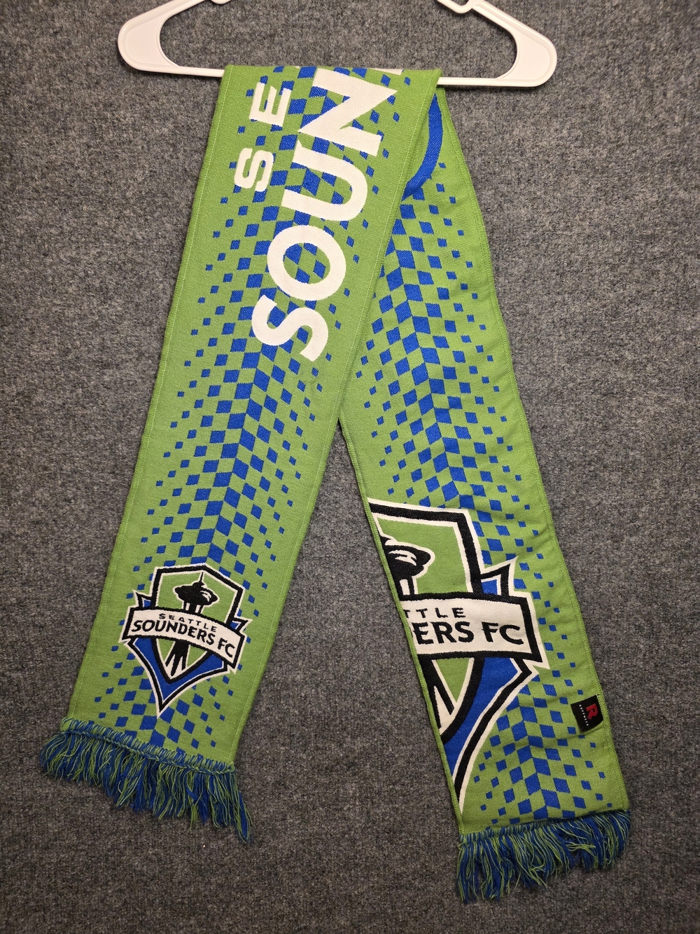 Ruffneck Seattle Sounders FC MLS Soccer Knit Fan Scarf Green Blue Geometric
